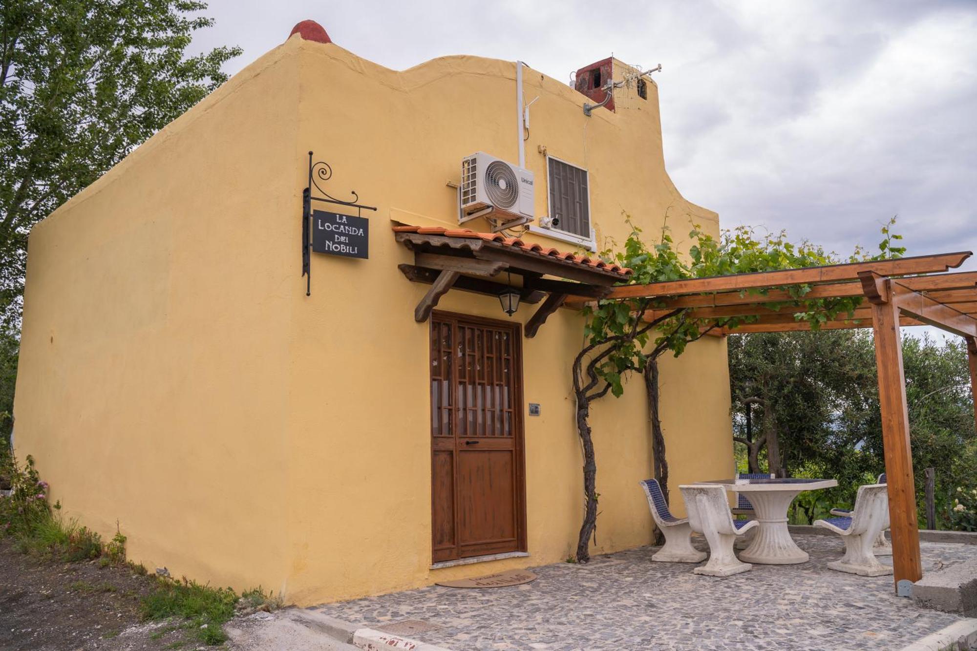 Vesuvio Inn Guest House E Wine Experience Boscotrecase Bagian luar foto